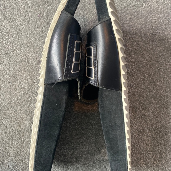 Band of Outsiders slides - Picture 3 of 4